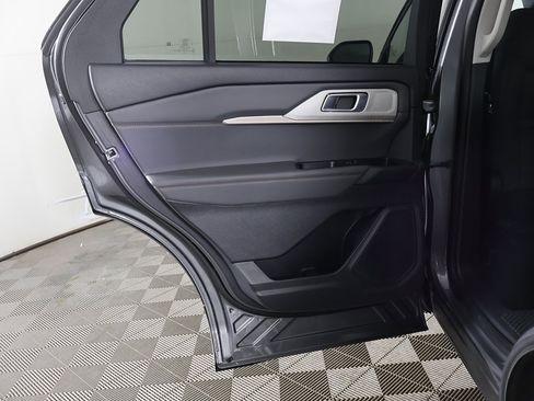 Used 2025 Ford Explorer Active image 25