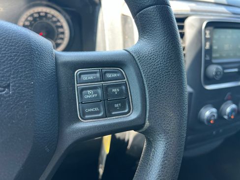 Used 2016 RAM 1500 Classic SLT RWD image 12