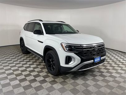 New 2025 Volkswagen Atlas Peak Edition SE