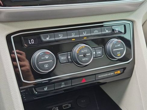 Used 2019 Volkswagen Atlas SEL R-Line AWD/4WD image 15