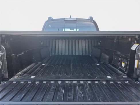 Used 2022 Toyota Tacoma TRD Sport image 22