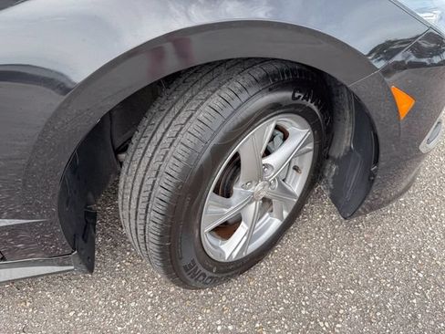Used 2023 Hyundai Sonata SE w/ Preferred Accessory Package FWD image 11