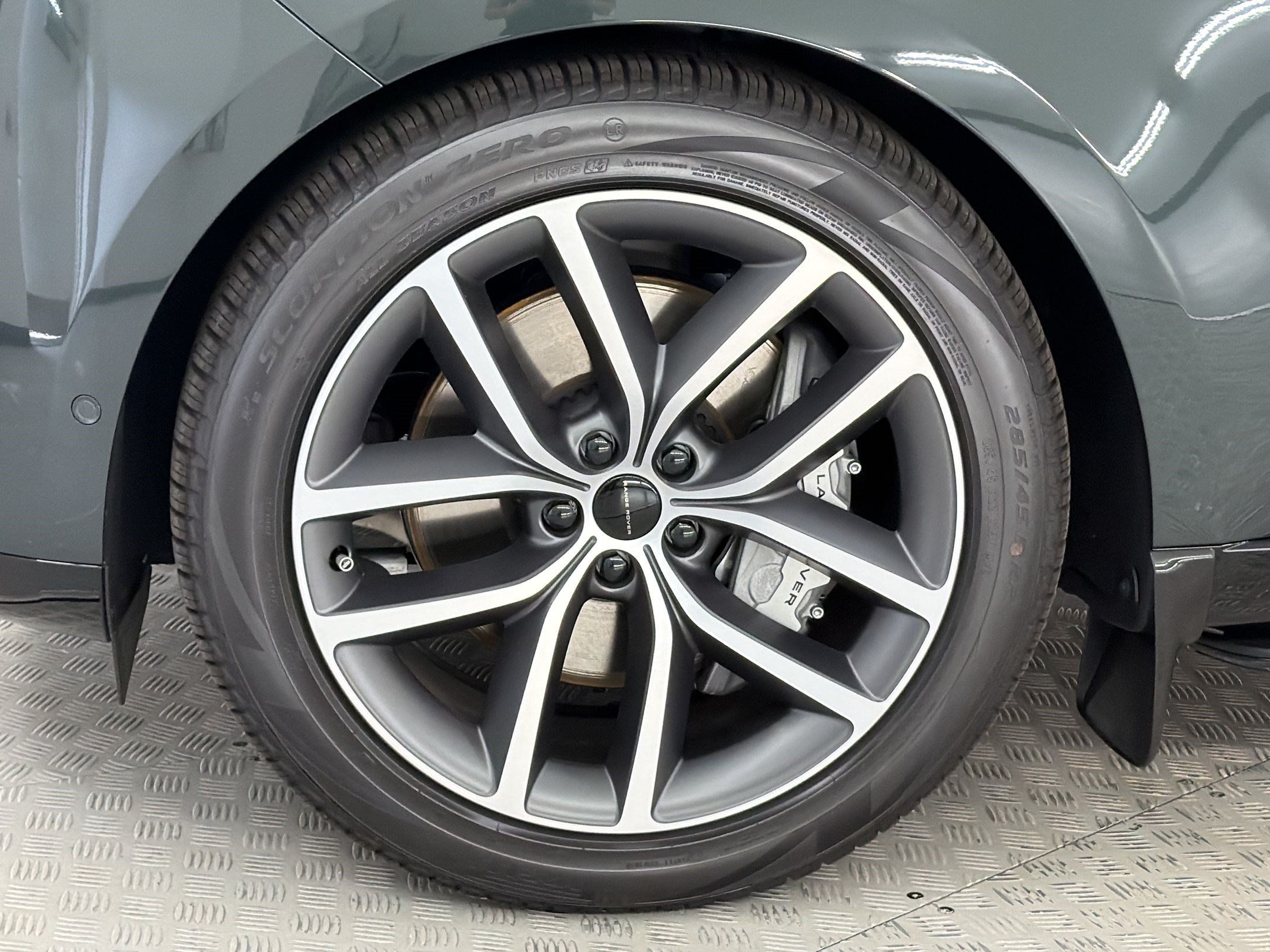 New 2026 Land Rover Range Rover SE AWD/4WD image 13