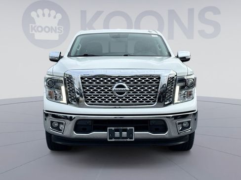 Used 2017 Nissan Titan SL image 11