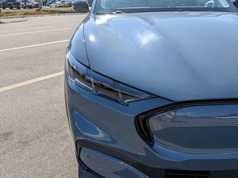 Used 2024 Ford Mustang Mach-E Premium image 11