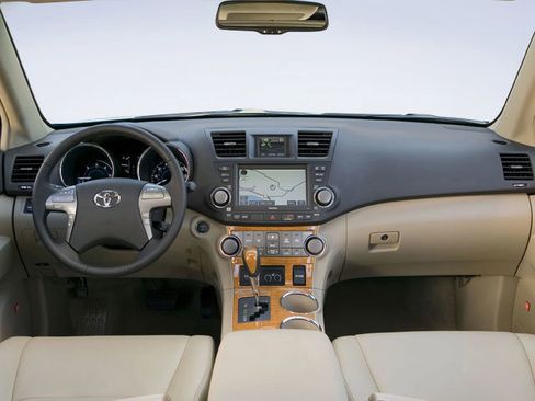Used 2010 Toyota Highlander Limited AWD/4WD image 4