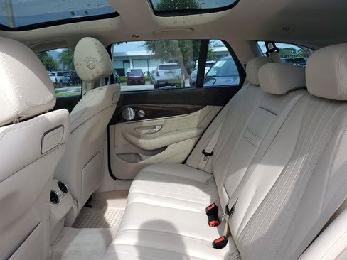 Used 2018 Mercedes-Benz E 400 4MATIC Wagon image 32