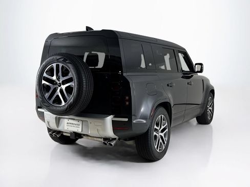 Used 2024 Land Rover Defender 110 SE AWD/4WD image 5