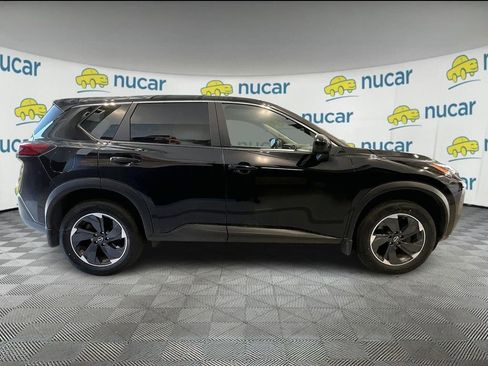 Used 2023 Nissan Rogue SV image 8