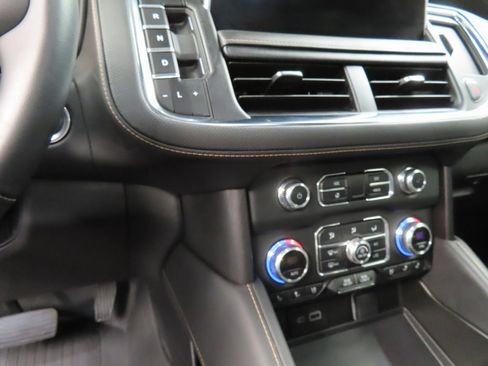 Used 2024 GMC Yukon AT4 image 60