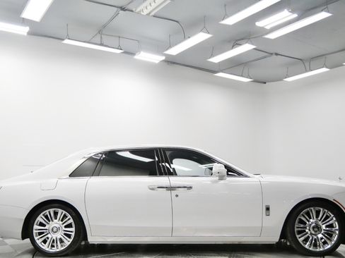Used 2024 Rolls-Royce Ghost Extended Wheelbase image 51