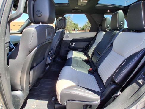 Used 2021 Land Rover Discovery HSE R-Dynamic AWD/4WD image 18