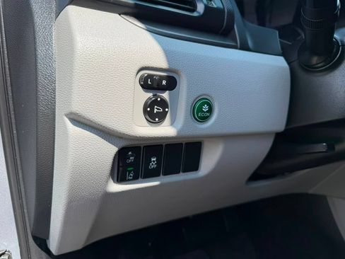 Used 2021 Honda Pilot EX image 11