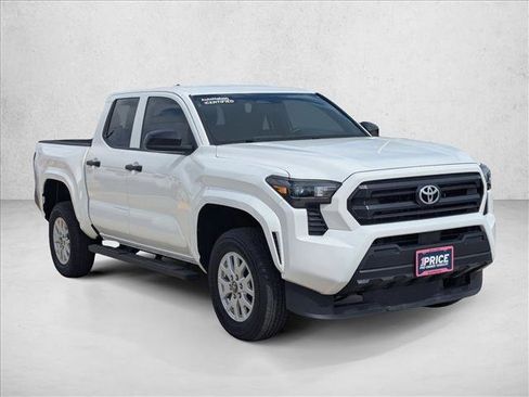 Used 2025 Toyota Tacoma SR image 3