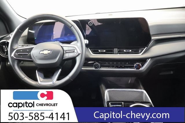 Used 2025 Chevrolet Equinox LT AWD/4WD image 13