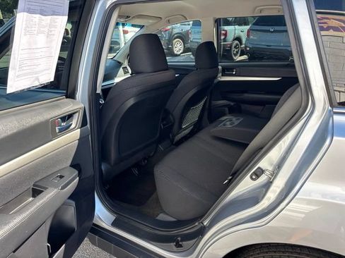 Used 2012 Subaru Outback 2.5i Premium AWD/4WD image 11