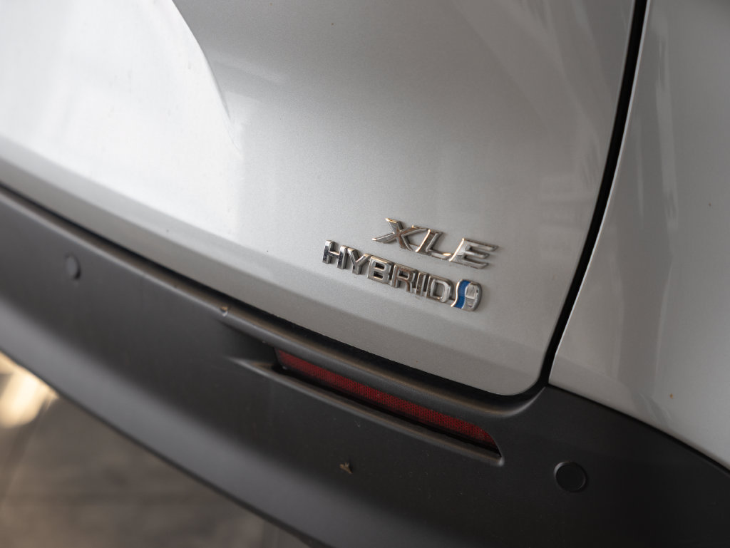 Certified 2024 Toyota Sienna XLE w/ XLE Plus Package FWD image 7
