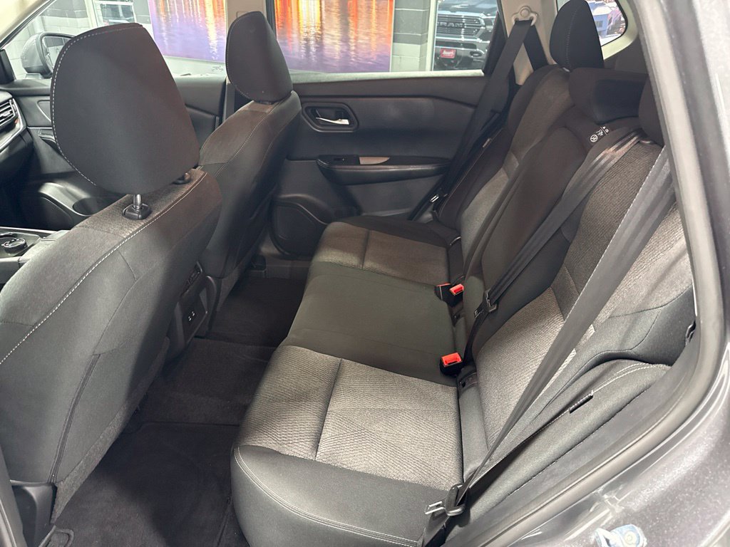 Used 2025 Nissan Rogue SV AWD/4WD image 17