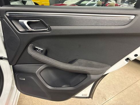 Used 2017 Porsche Macan GTS image 45