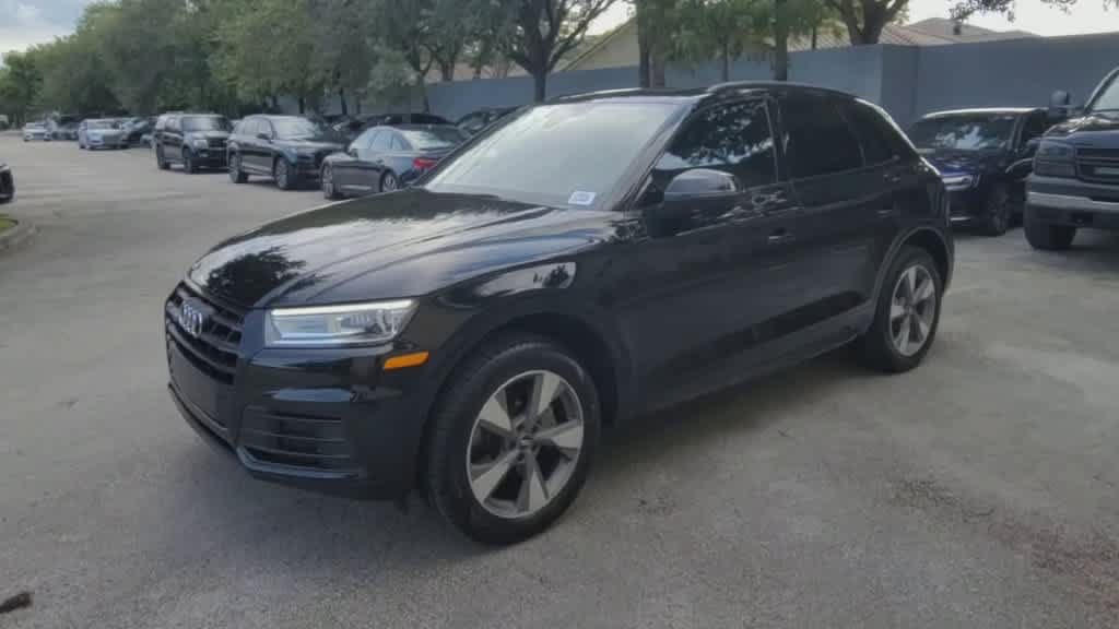 Used 2020 Audi Q5 2.0T Premium w/ Titanium Sport Package AWD/4WD image 4