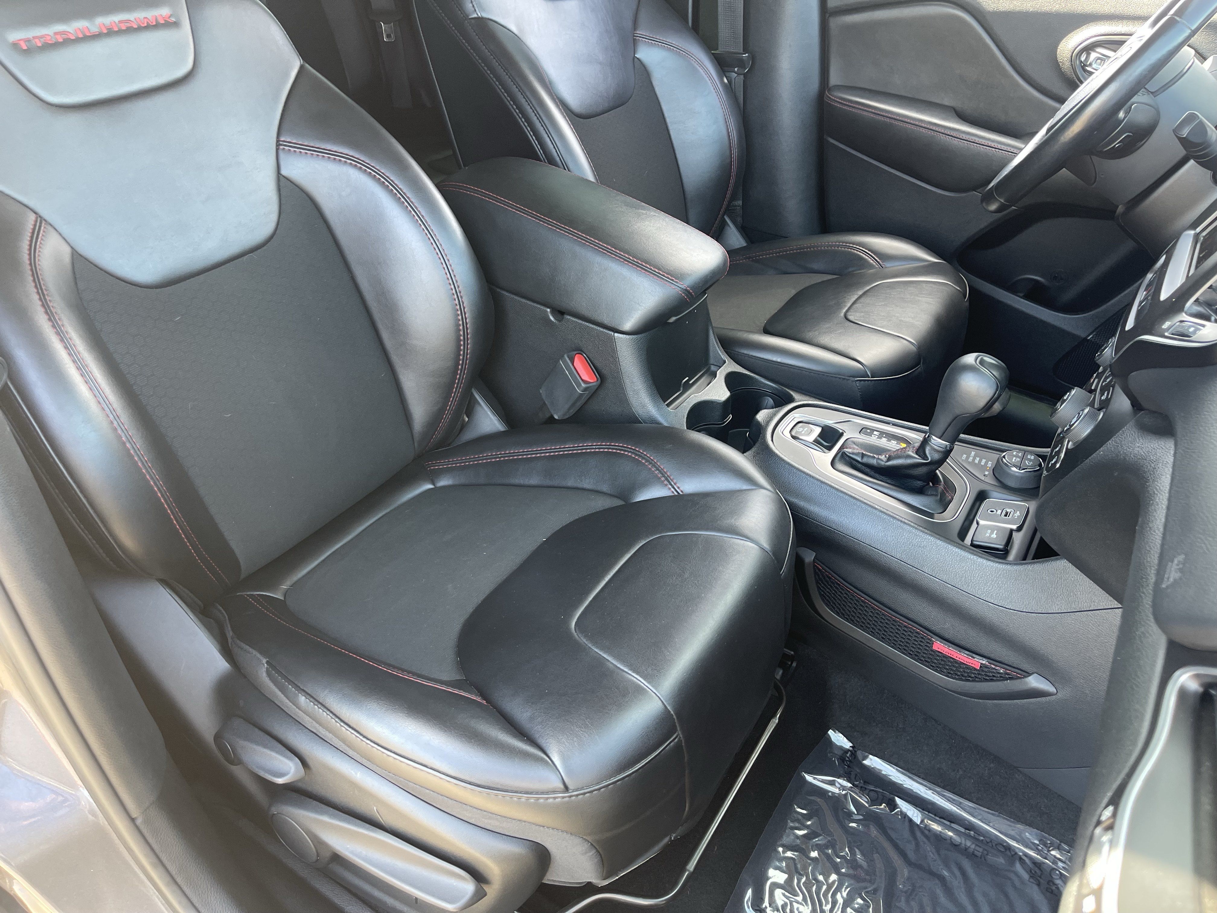 Used 2021 Jeep Cherokee Trailhawk w/ Sun, Sound & Nav Group AWD/4WD image 10