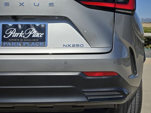 Used 2025 Lexus NX 250 image 18