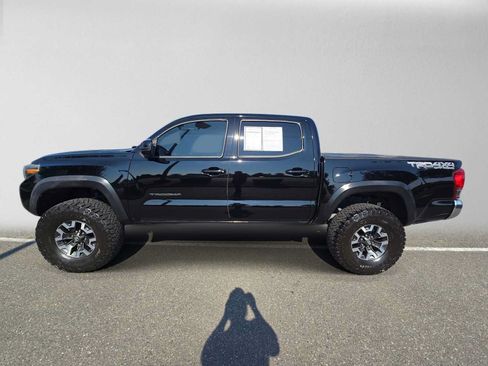 Used 2017 Toyota Tacoma TRD Off-Road w/ Tow Package (A/T) AWD/4WD image 6