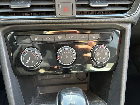 Certified 2023 Volkswagen Taos SE w/ Black Wheel Package image 14