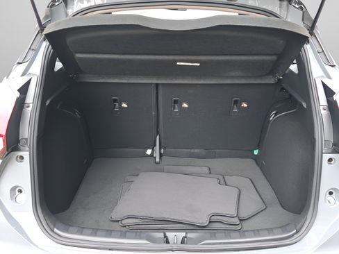Used 2023 Nissan Kicks SR w/ SR Premium Package FWD image 24