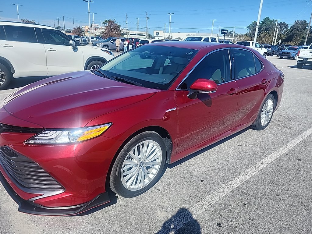 Used 2020 Toyota Camry XLE FWD image 14