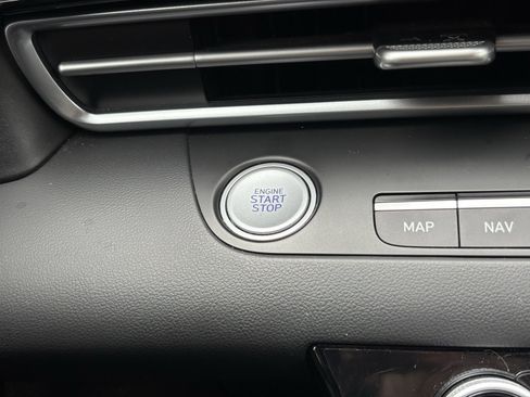 Used 2023 Hyundai Elantra SEL w/ Convenience Package image 6