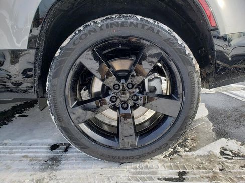 New 2026 Land Rover Defender 130 X-Dynamic SE image 27