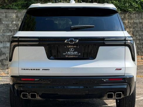 Used 2024 Chevrolet Traverse RS w/ LPO, Floor Liner Package AWD/4WD image 6