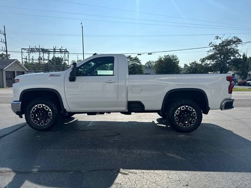 Used 2024 Chevrolet Silverado 2500 LT w/ Convenience Package AWD/4WD image 4