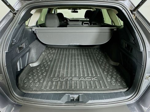 Used 2025 Subaru Outback Premium image 29