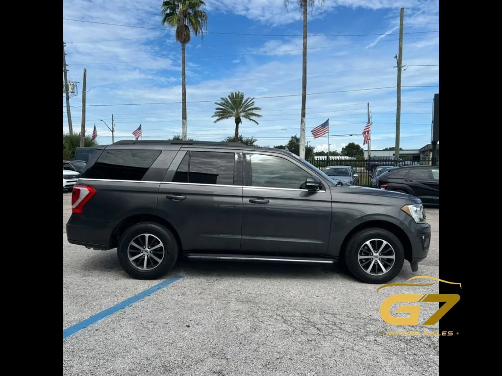 Used 2018 Ford Expedition XLT w/ Equipment Group 202A RWD image 8