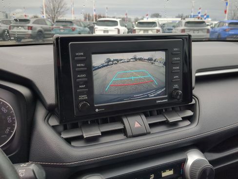 Used 2020 Toyota RAV4 LE image 16