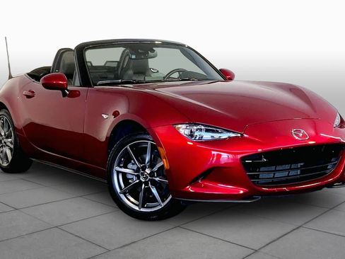 Used 2023 MAZDA MX-5 Miata Grand Touring RWD image 3