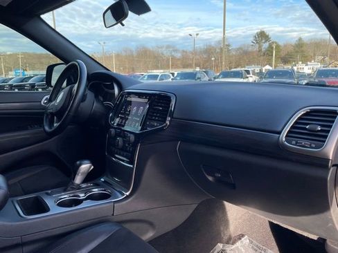 Used 2021 Jeep Grand Cherokee Laredo X image 27