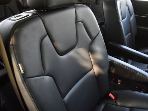 Used 2025 Kia Telluride S FWD image 26
