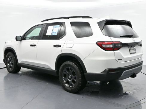 Used 2024 Honda Pilot TrailSport image 5