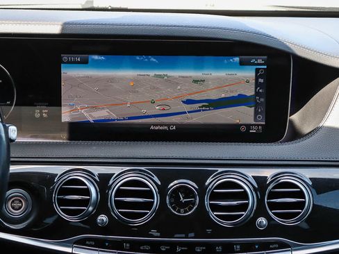 Used 2019 Mercedes-Benz S 560 Sedan image 18