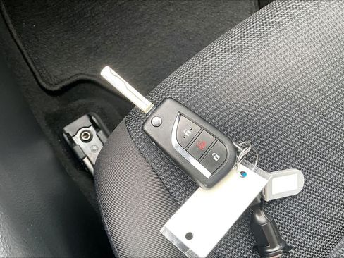 Used 2025 Toyota RAV4 LE AWD/4WD image 11
