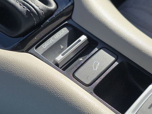 Certified 2023 Honda HR-V LX image 8