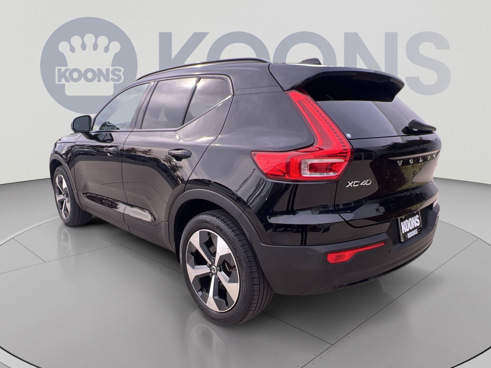 Used 2024 Volvo XC40 B5 Plus w/ Climate Package AWD/4WD image 4