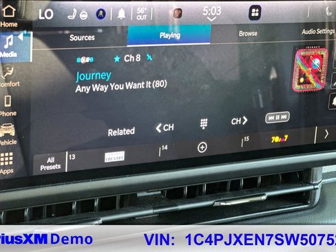 Used 2025 Jeep Wrangler Sahara image 28