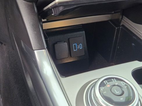 Used 2022 Ford Explorer XLT w/ Equipment Group 202A image 28