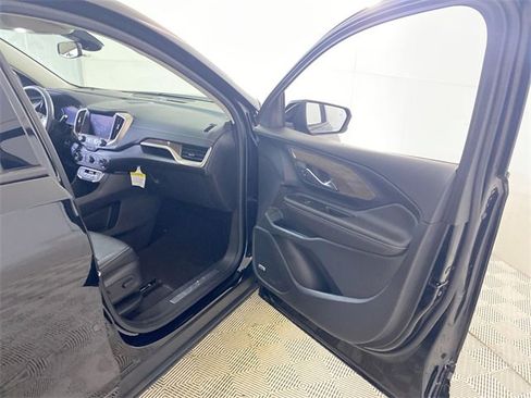 Used 2022 GMC Terrain Denali image 36