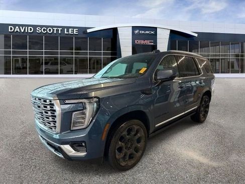Used 2026 GMC Yukon Denali w/ Denali Reserve Package AWD/4WD image 3