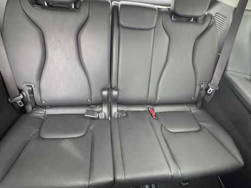 Used 2025 Kia Carnival SX w/ SX Dark Edition Package image 12